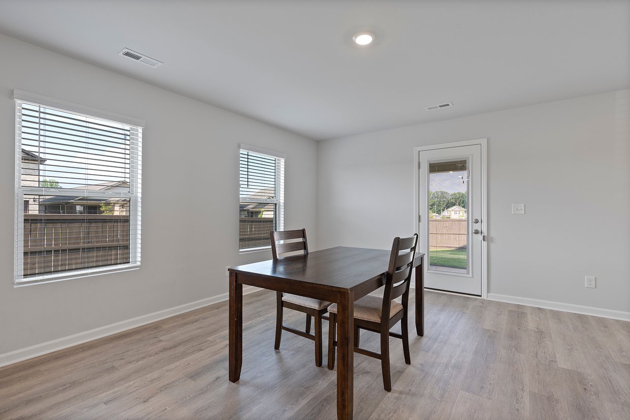 5 BEDROOMS! 3 BATHROOMS! ALMOST BRAND NEW!