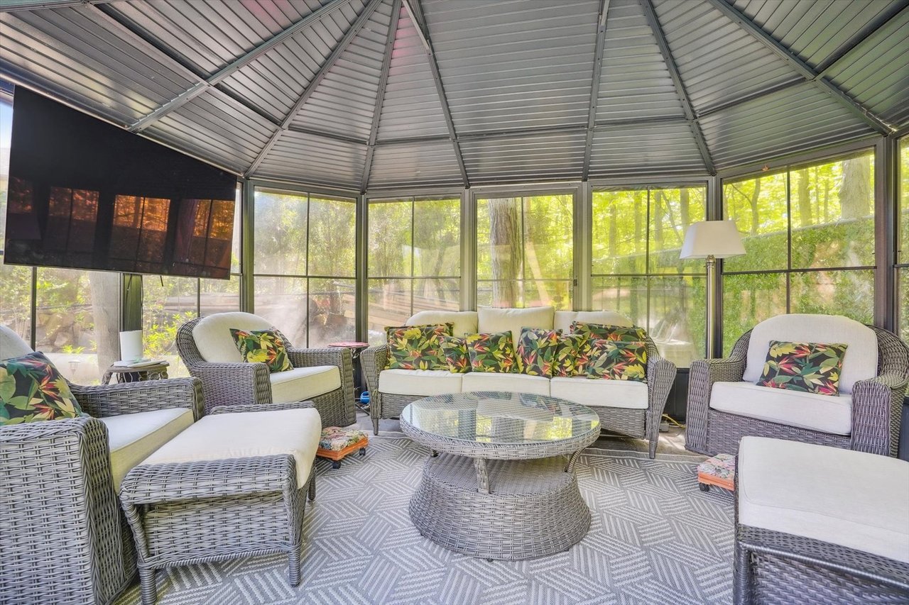 1662 Roundleaf Court
