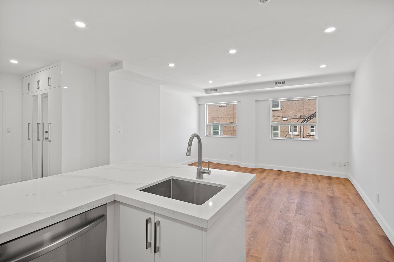 1328 Gerrard Street E Unit: 203