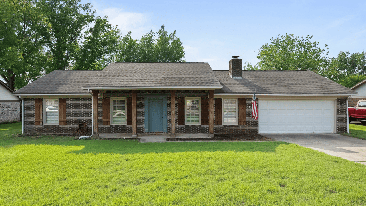 Discover Comfort & Convenience: Rent This Updated Home Just Minutes from Redstone Arsenal!