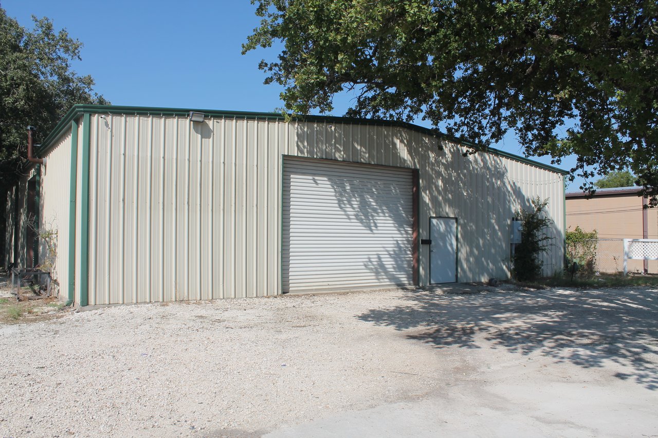 2209 E Main St