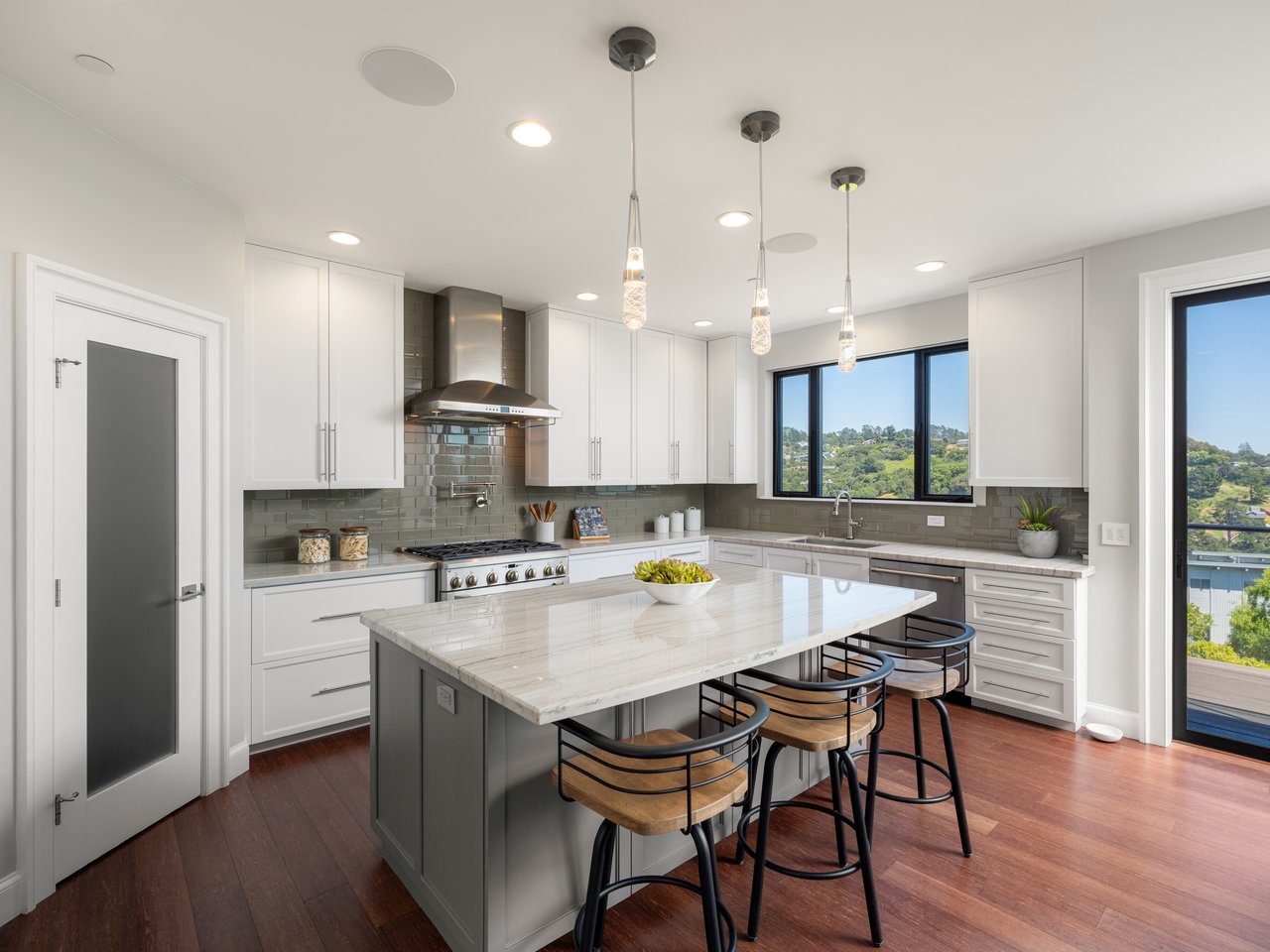 Stunning View Residence Built in 2015