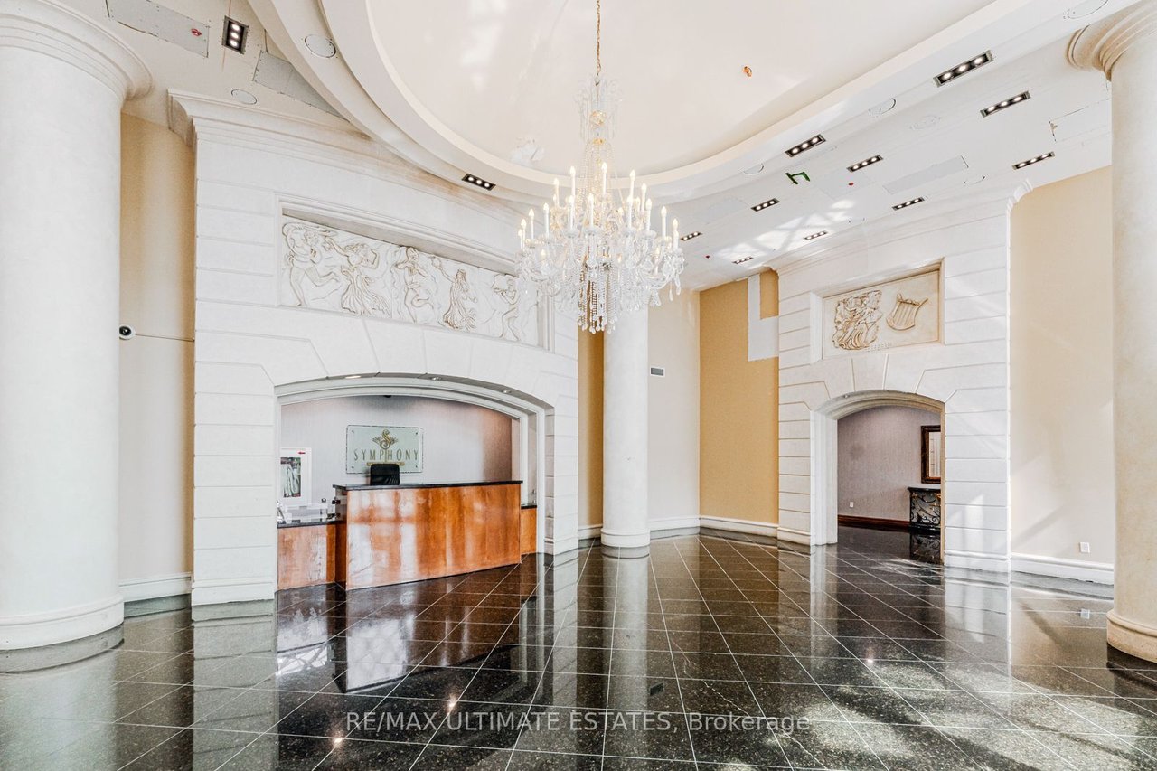 NORTH YORK'S EXCLUSIVE PENTHOUSE