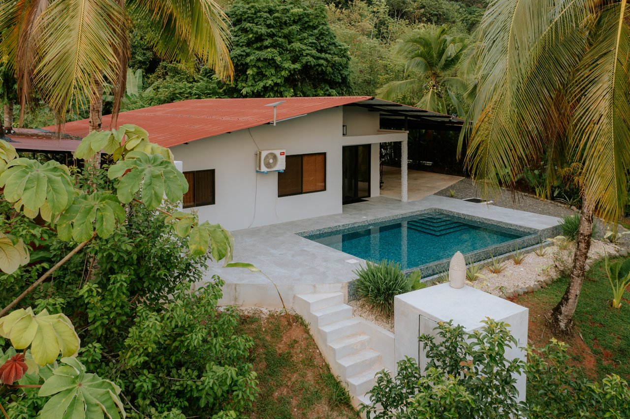 Ocean Peek Paradise Villa - 3 Bed - 1 Bath With a Pool in Hatillo