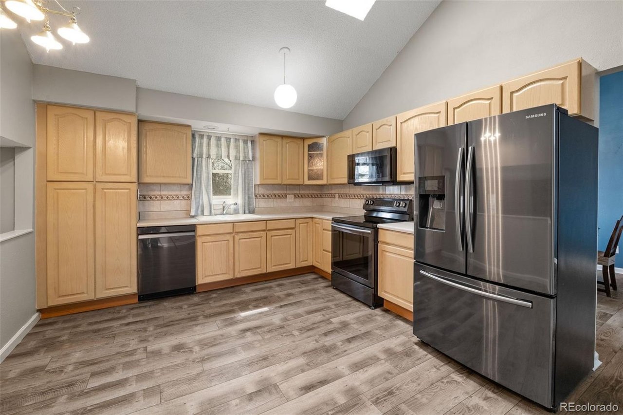 9911 Perry Ct