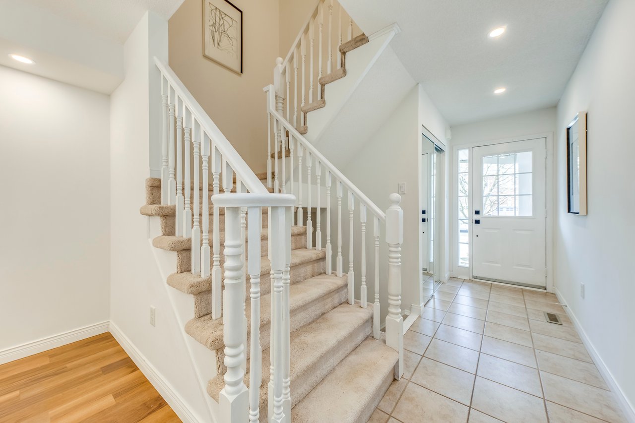 2066 Broadleaf Crescent