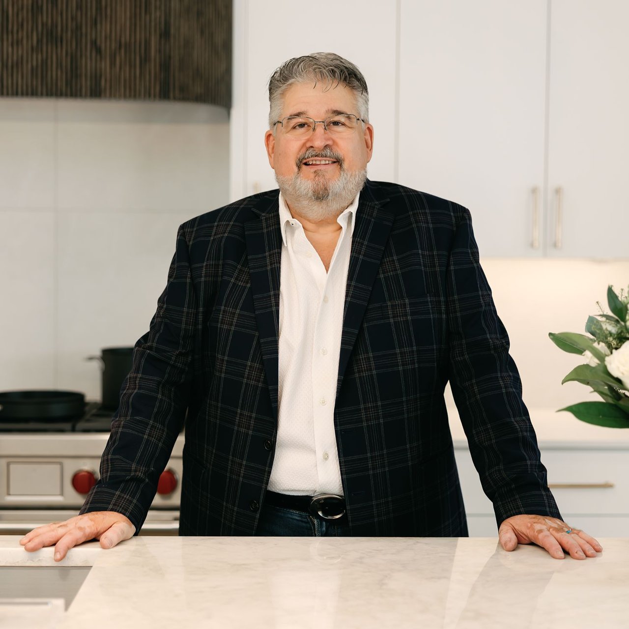 Robert Alvarez Jr. Garland, TX Real Estate Agent Headshot