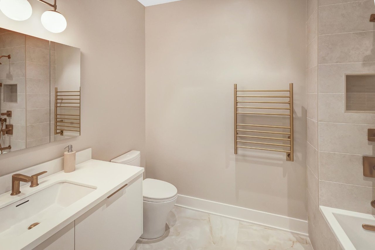 Aqualina Beach Front Apartment, 1103 