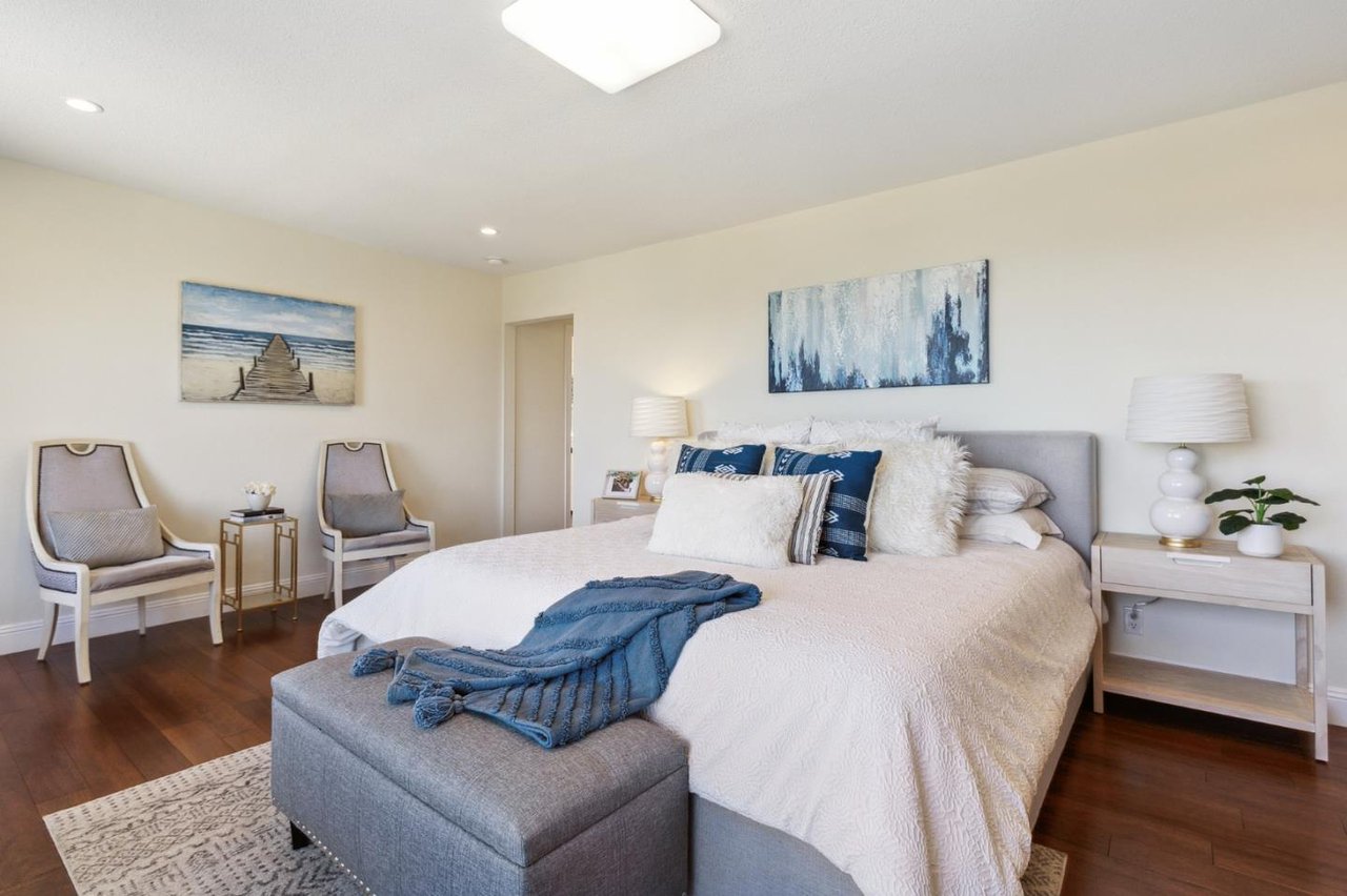 1829 Loyola Dr