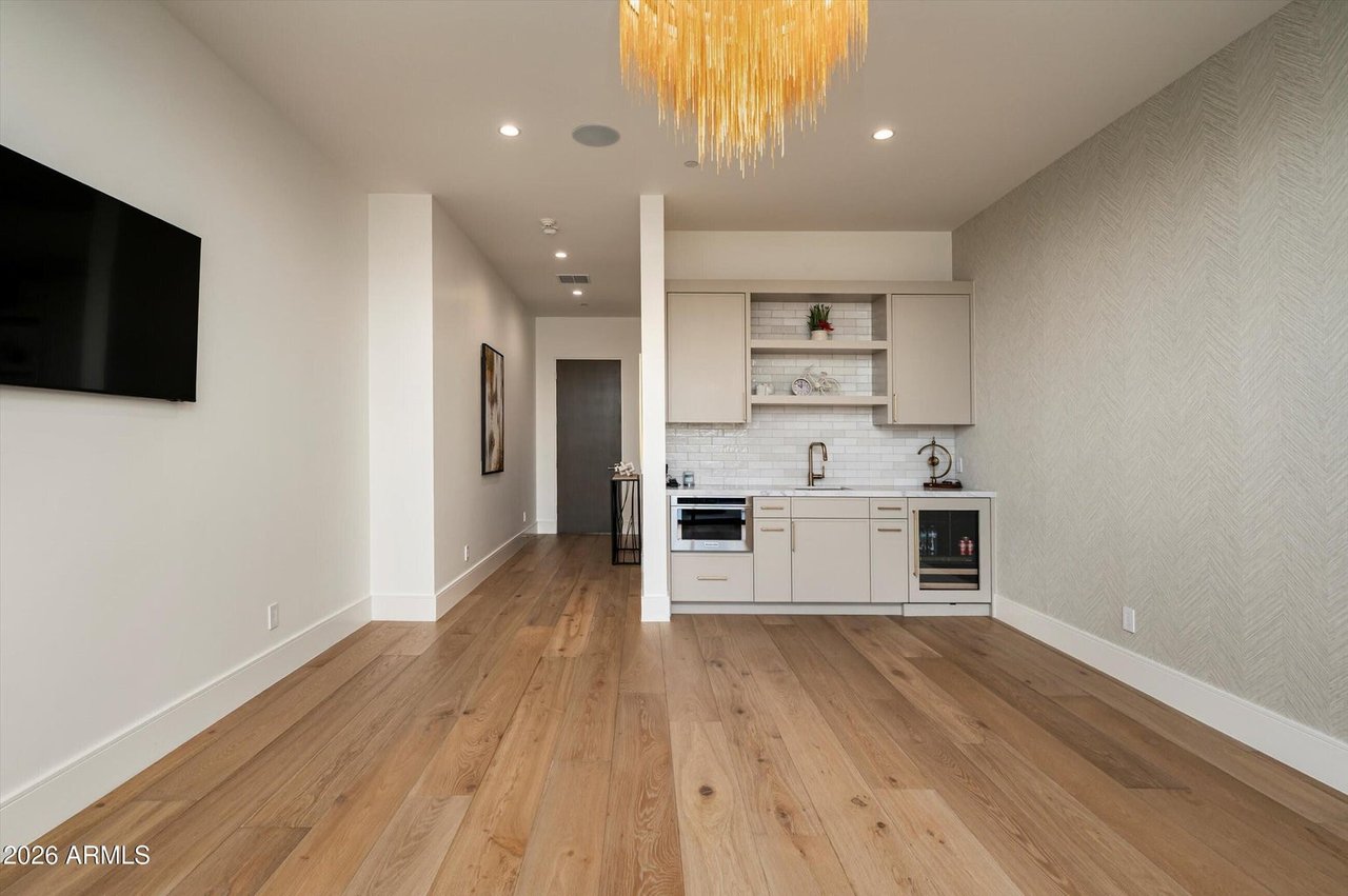 9245 E RIMROCK Drive