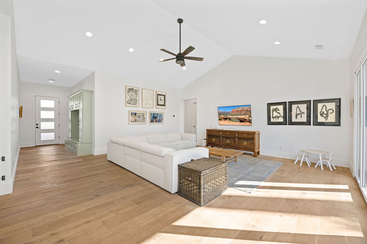 4145 E CAMPBELL Avenue