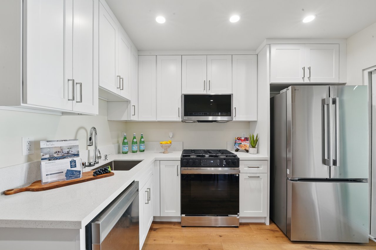 4 Units in North Hollywood