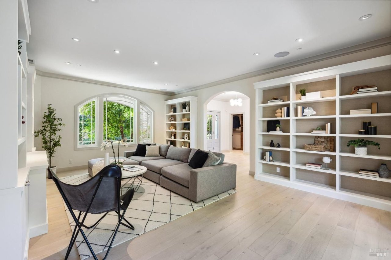 10 Tarry Rd