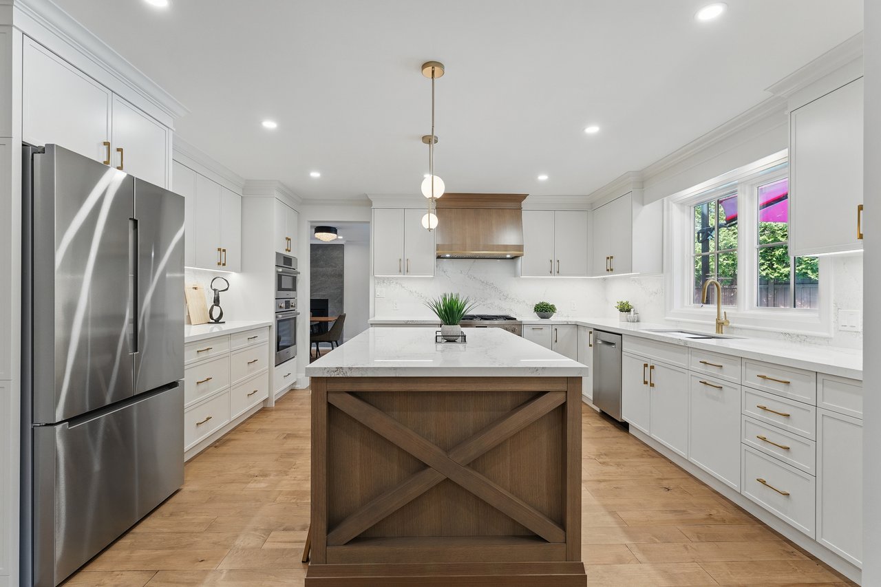 1543 Point-O-Woods Road