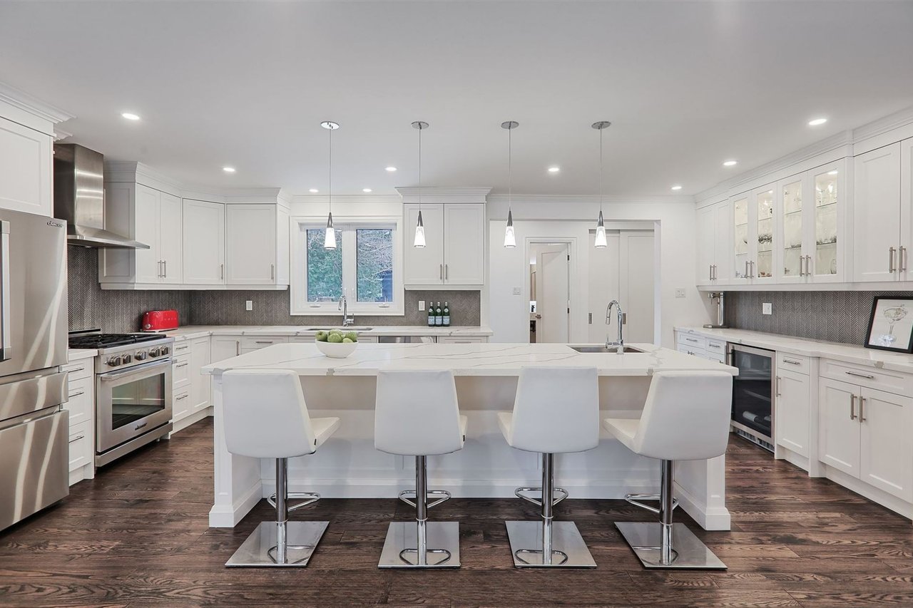 1257 Cloverbrae Cres