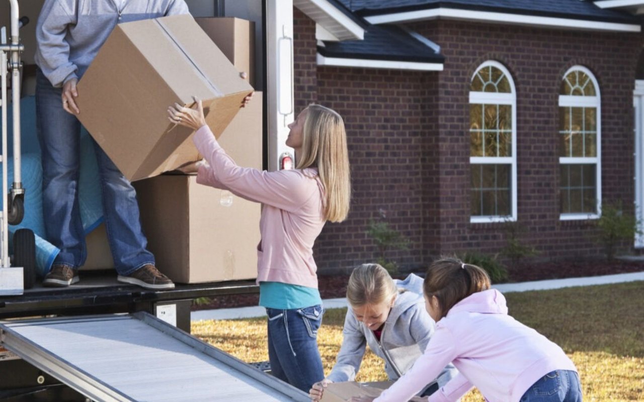 Downsizing to a Smaller Home? A 9-Step Plan to Declutter Your House Like a Pro