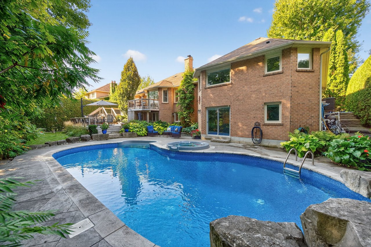 6 Falling Leaf Crt, Aurora