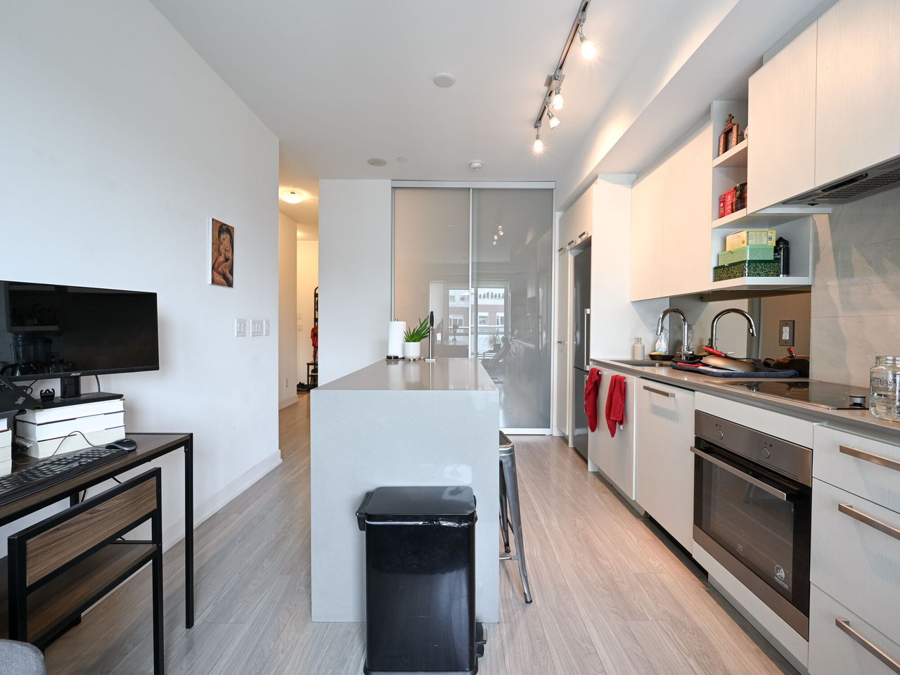 1830 Bloor St W Unit 813