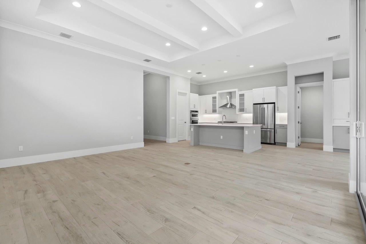 4243 Lucaya Pointe Wy