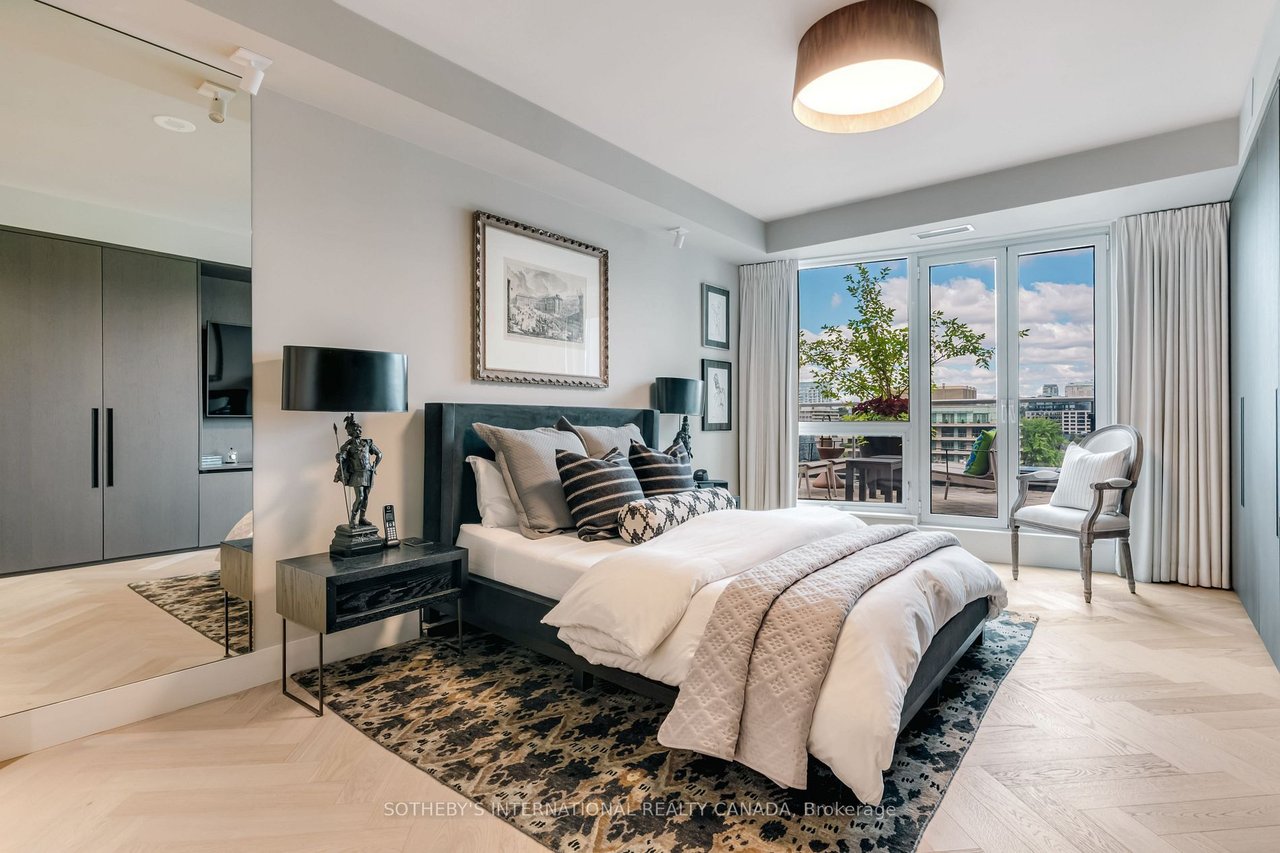 PERFECT SUITE IN YORKVILLE