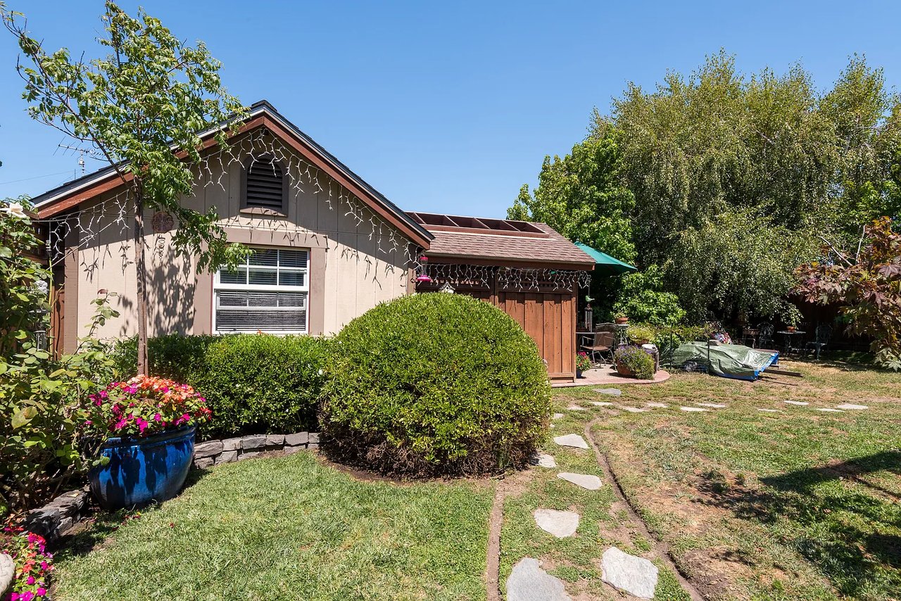 232 Elm Ave