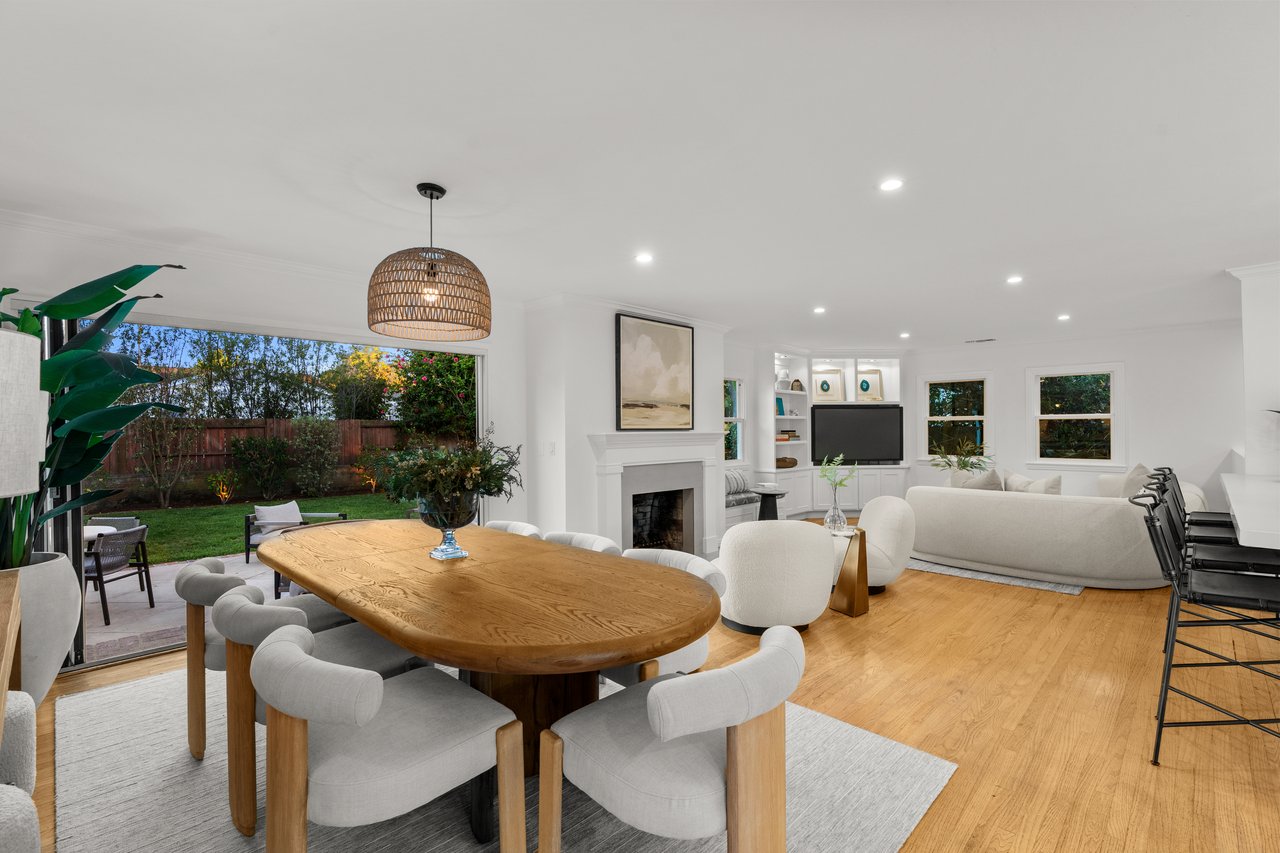 1412 Vivian Lane
