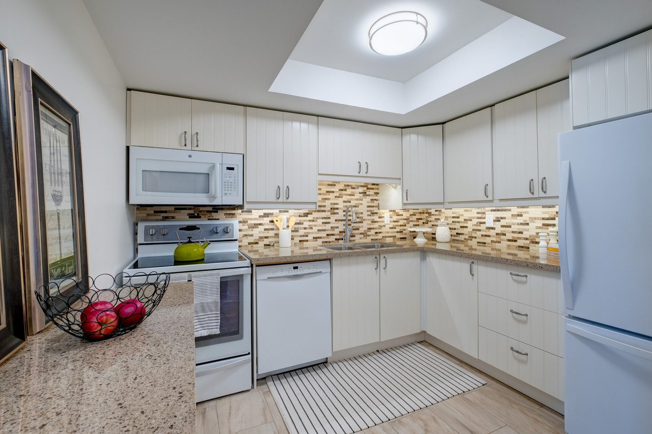 1091 Kingston Rd, Ste 819