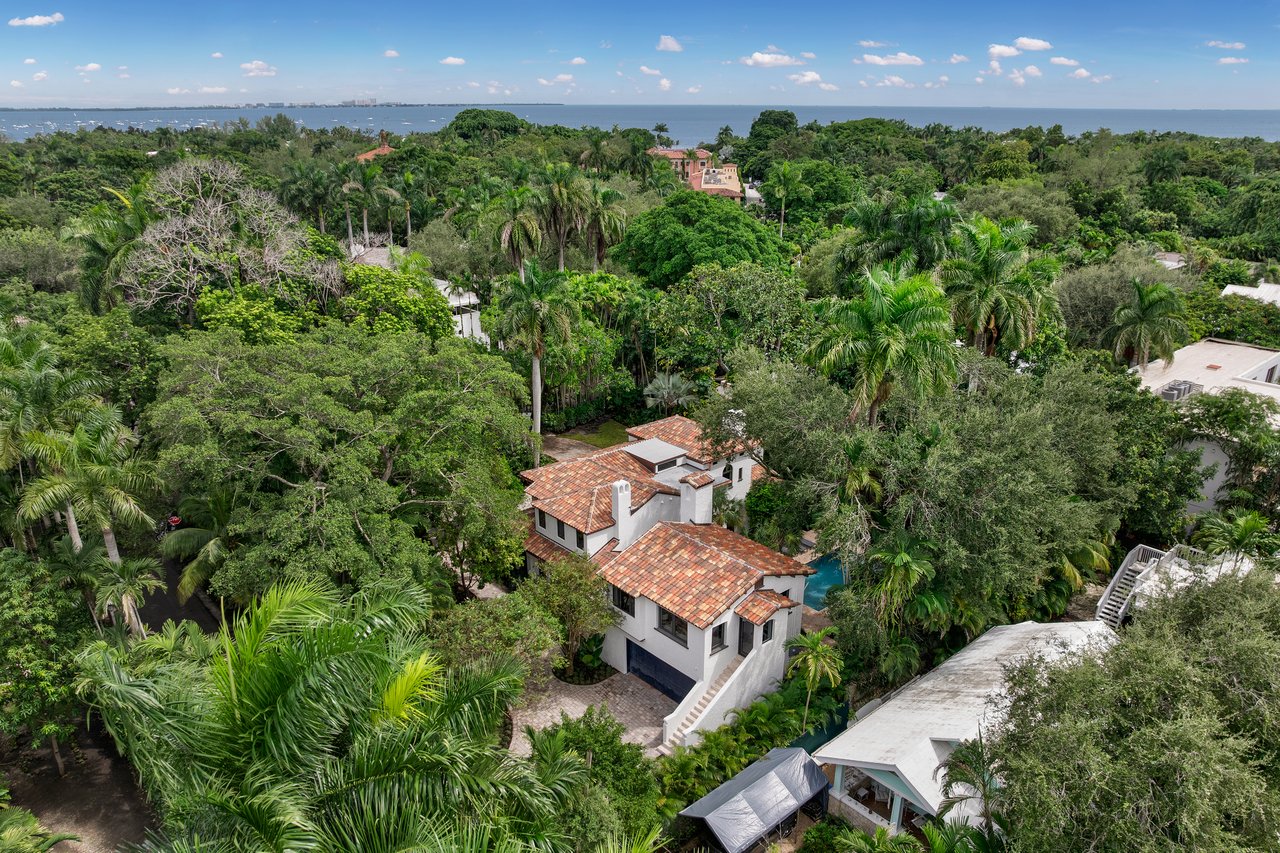 3700 Hibiscus Street "Casa Mamey"