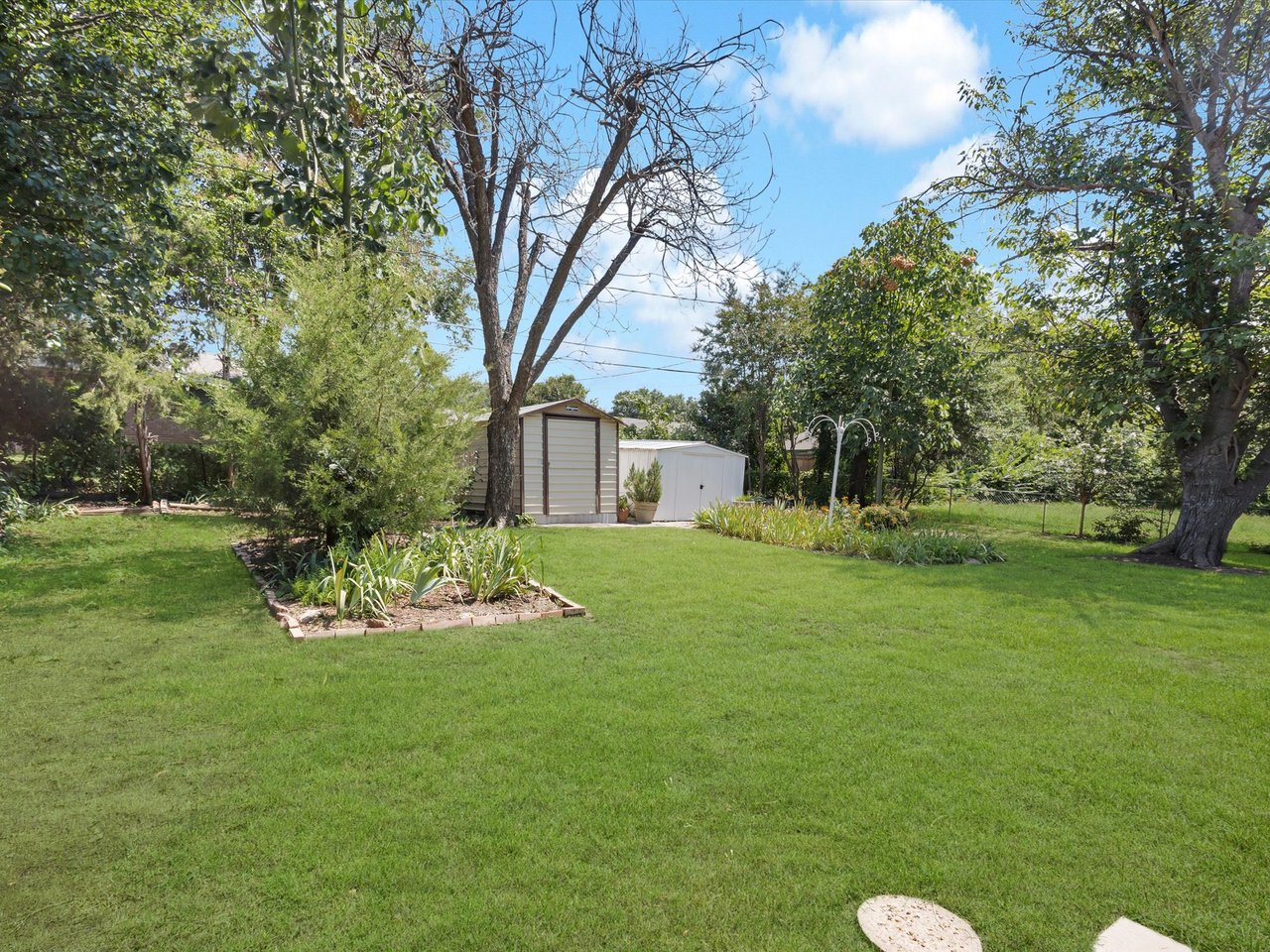 5821 Walla Ave.
