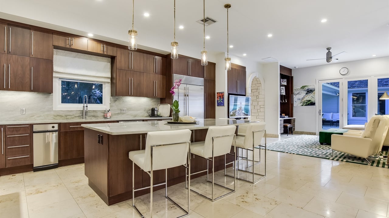 Island Wood Luxury