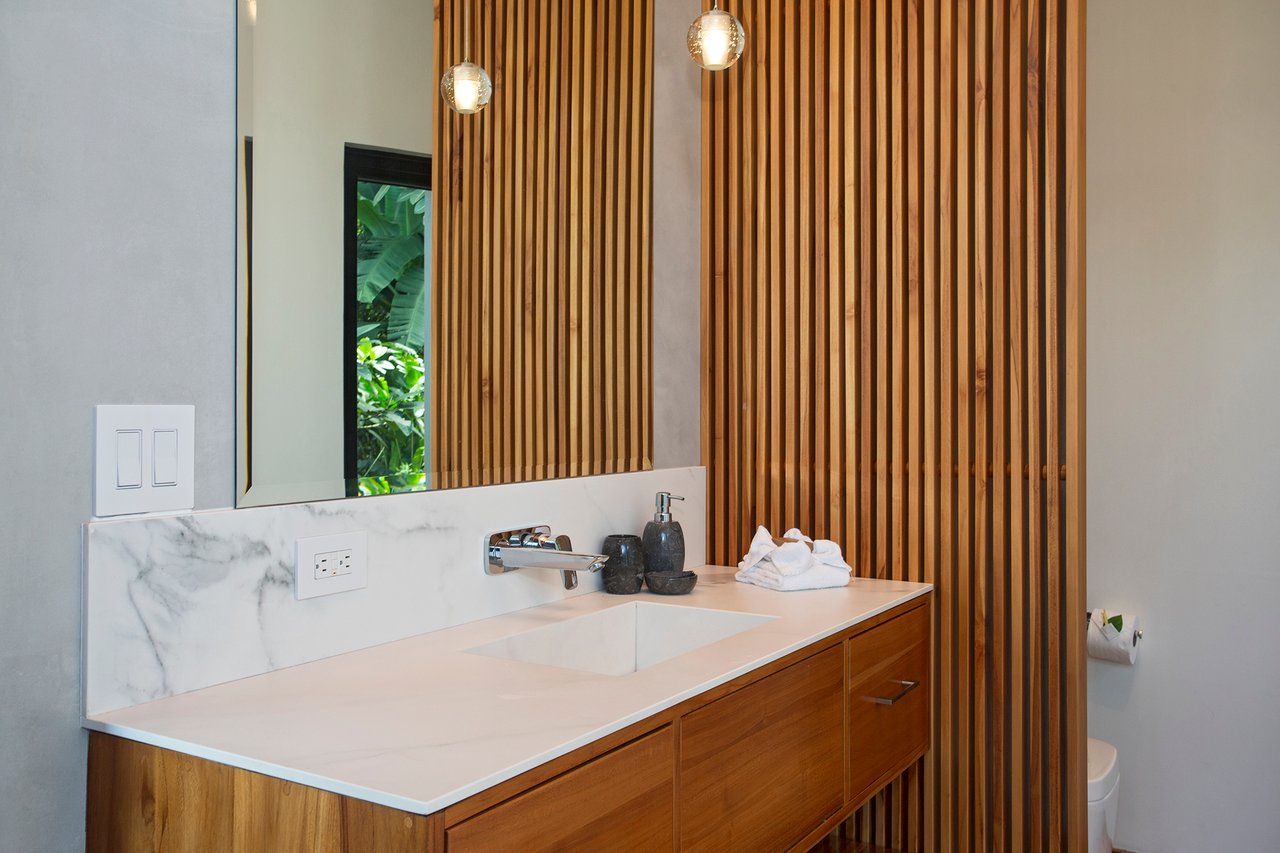 Casa Sanctuary ·  Luxury Jungle Villa · Whale Tail View
