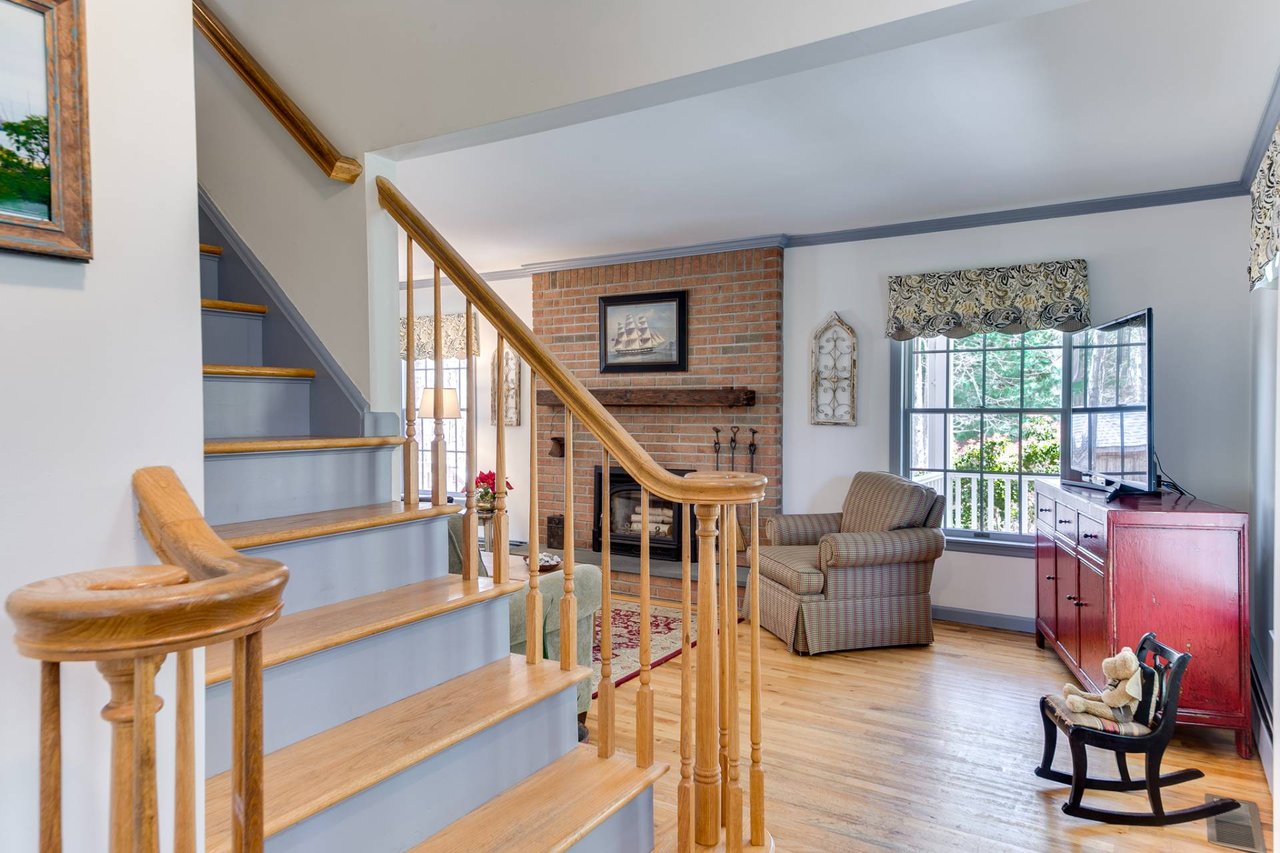 121 Mulford Ave