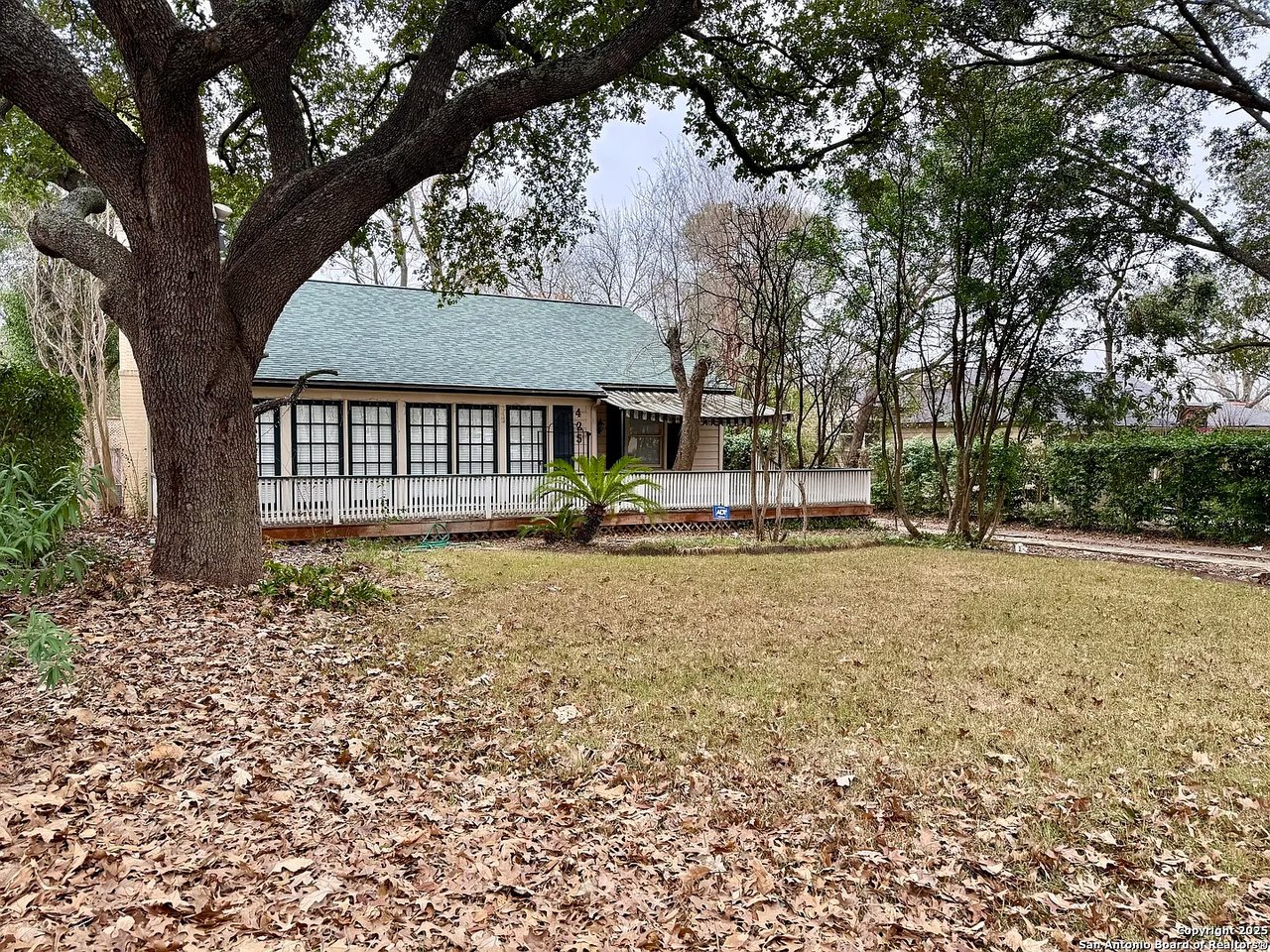 425 Canterbury Hill