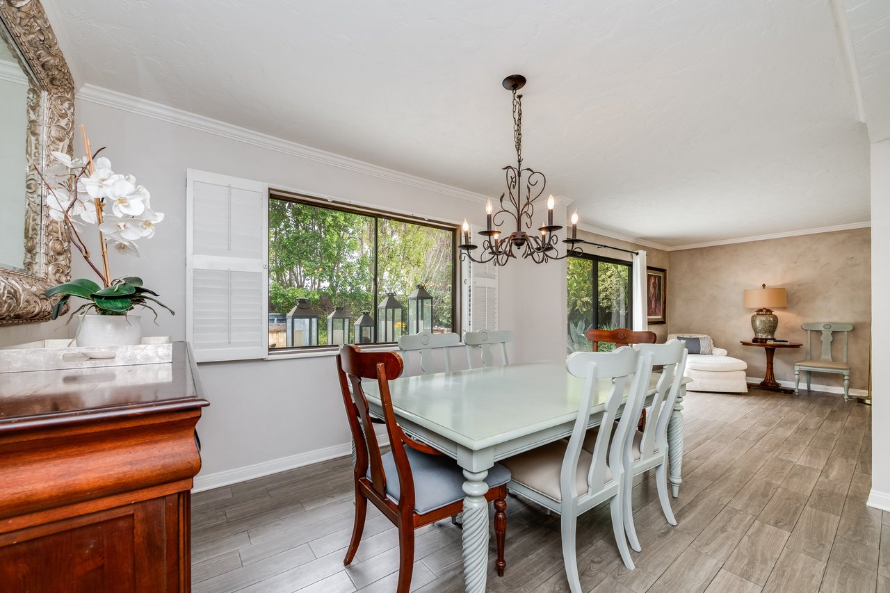 24417 Clipstone St, Woodland Hills 