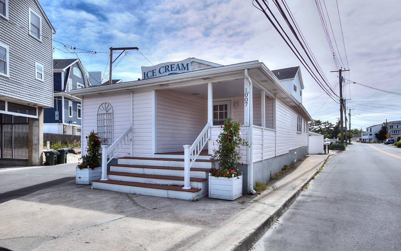 1007 Fairfield Beach Road, Fairfield, CT 06824