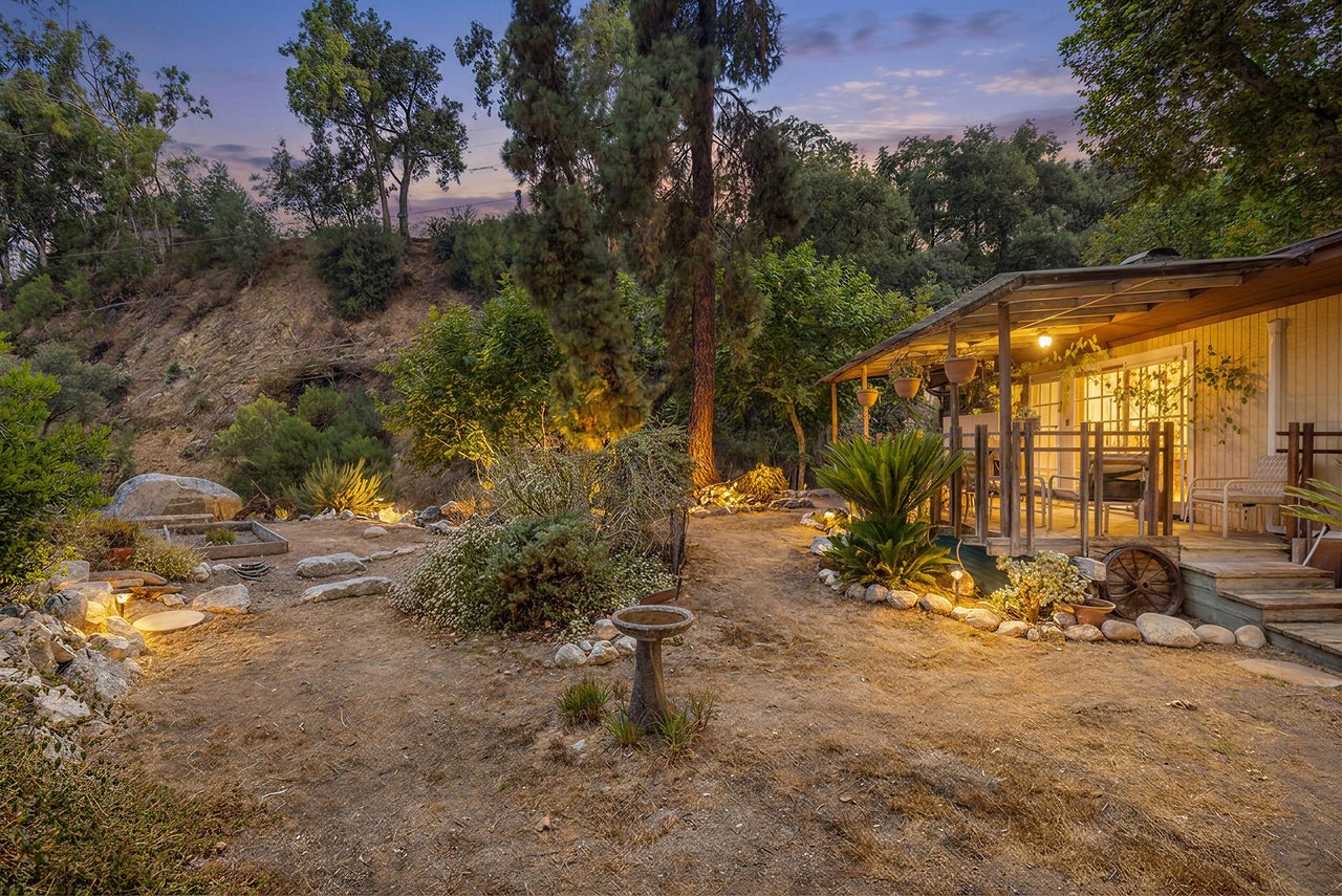 1830 Pasadena Glen Road