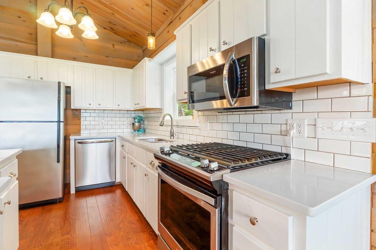 438 PALMETTO DR