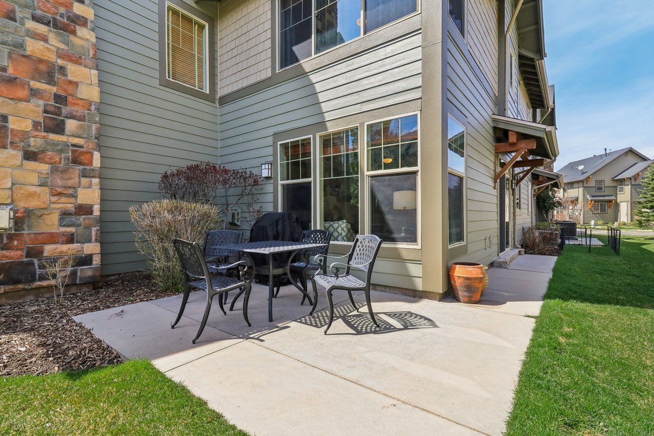 6010 N Fox Pointe