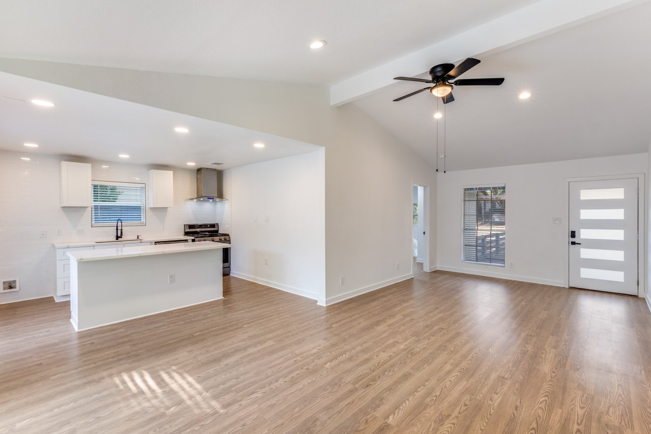 1107 Chesapeake DR