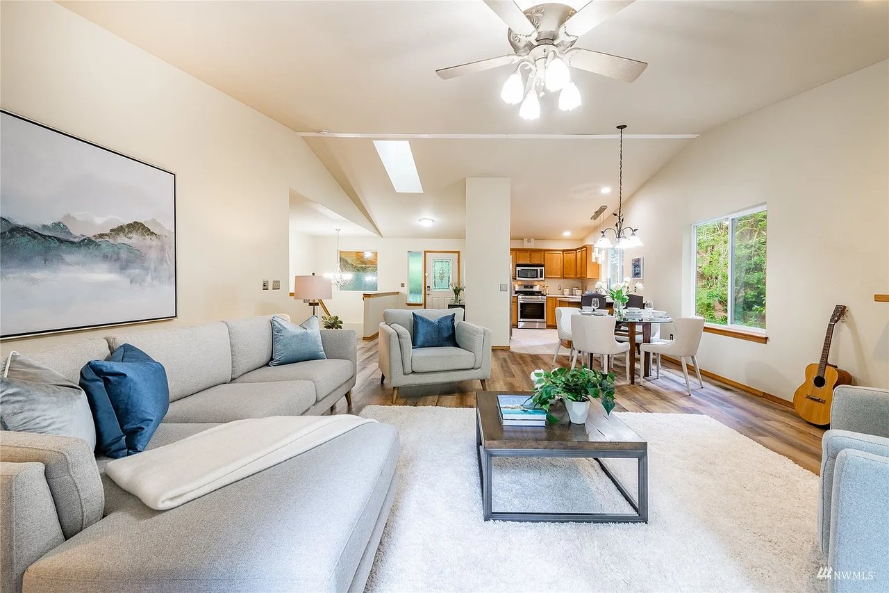 3 VALLEY CREST Way