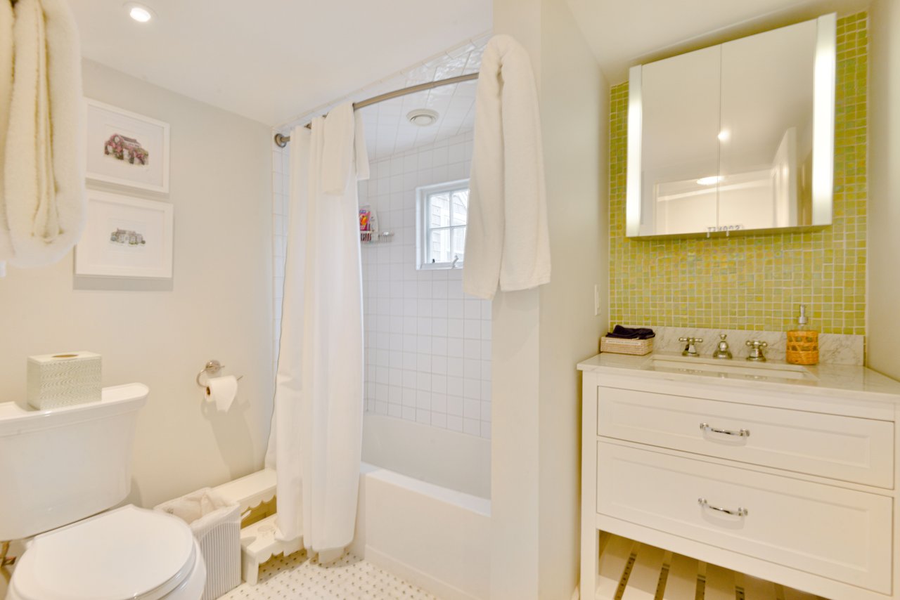 18 West Sankaty Road