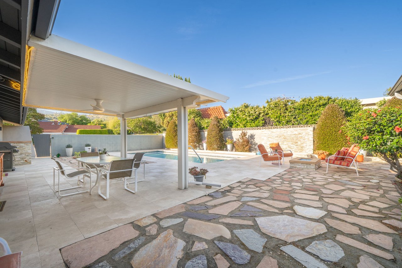 2128 N Villa Maria Road