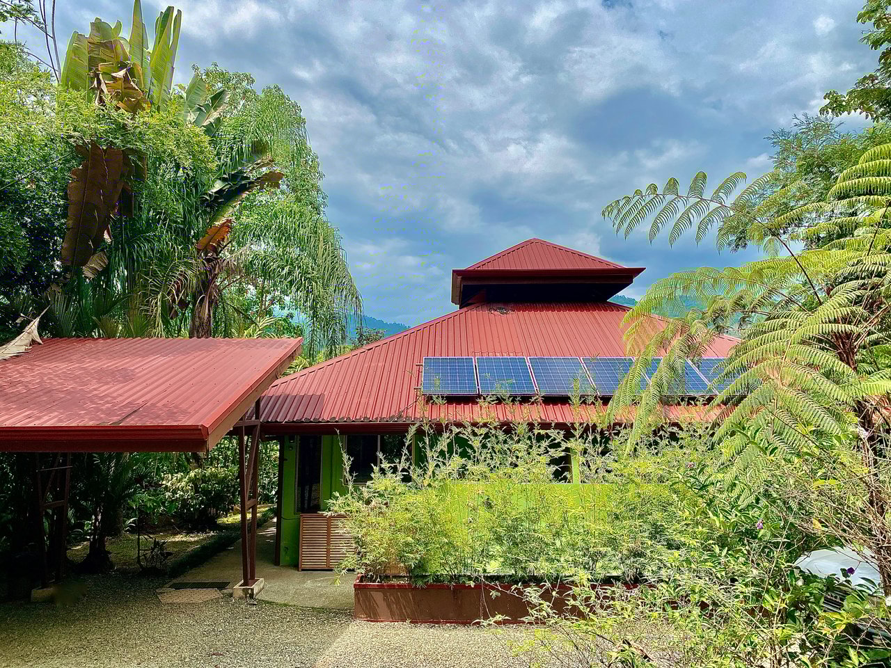 Charming 2-Bedroom Villa on 5 Acres with Creek Access and Income Potential