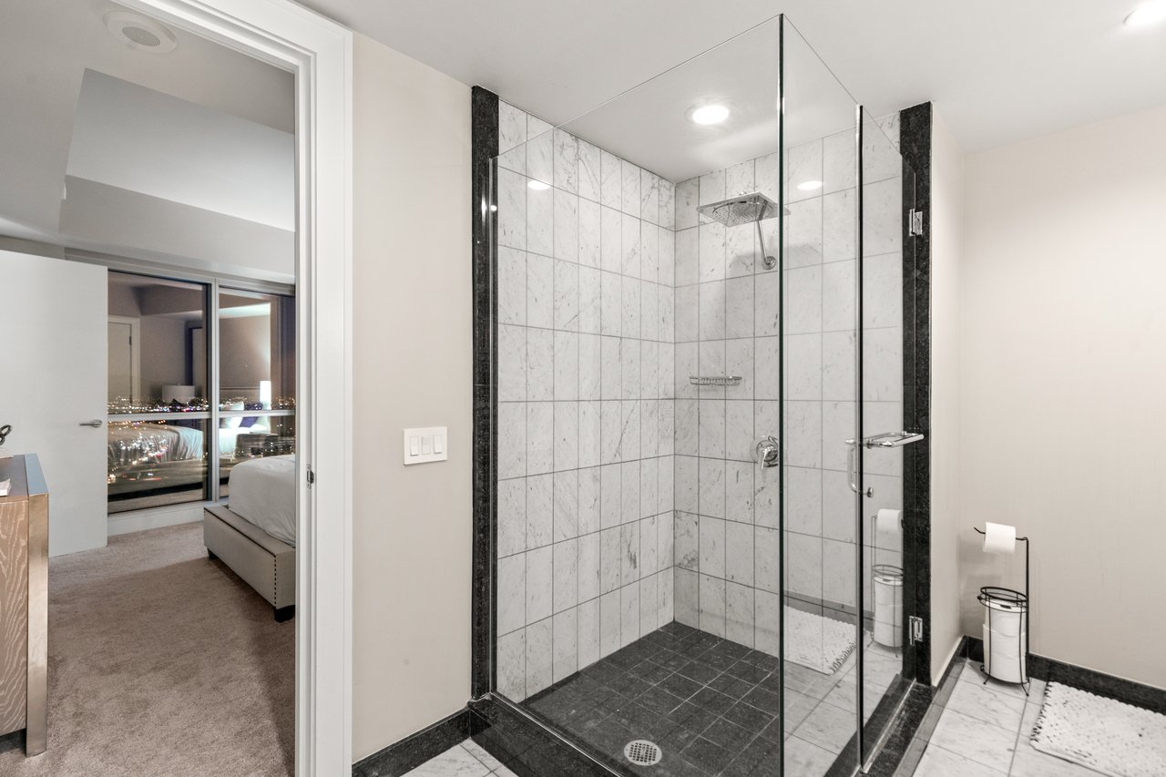 2700 Las Vegas Boulevard 2303