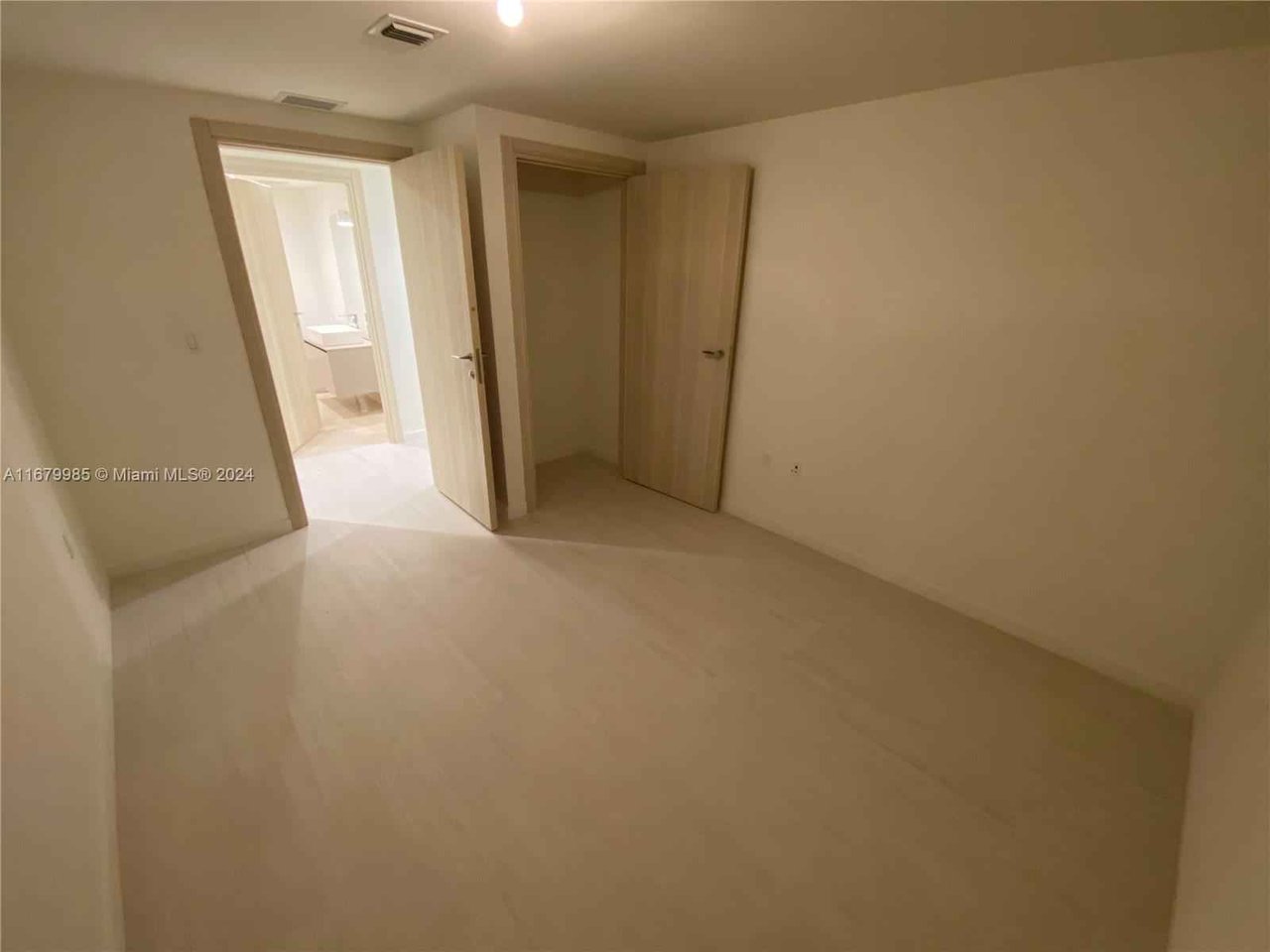 1000 Brickell Plaza Unit 2907