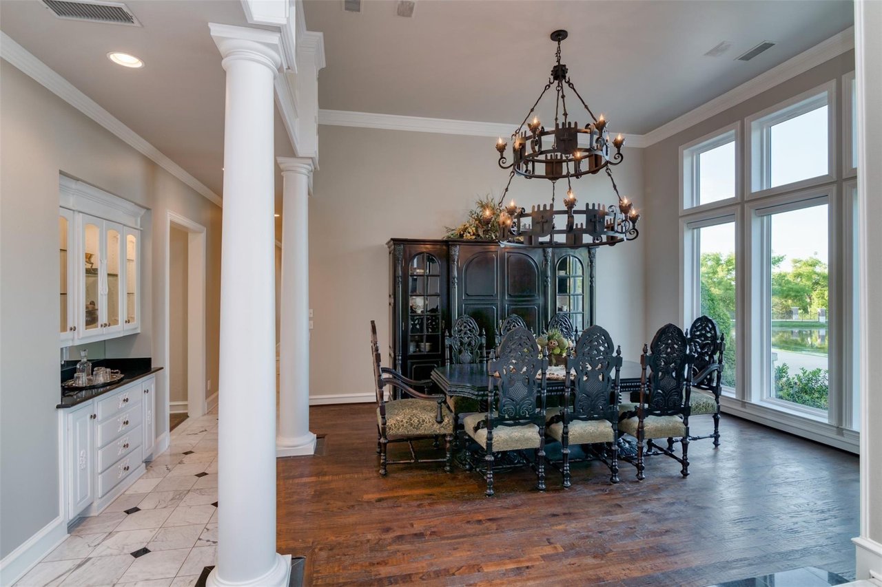 Exquisite Estate On 2.5 Acres - Heath, TX