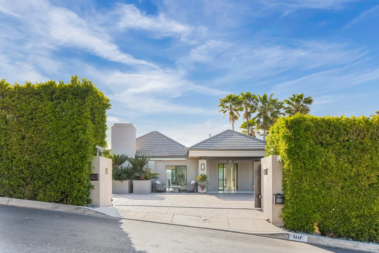 1111 Somera Rd