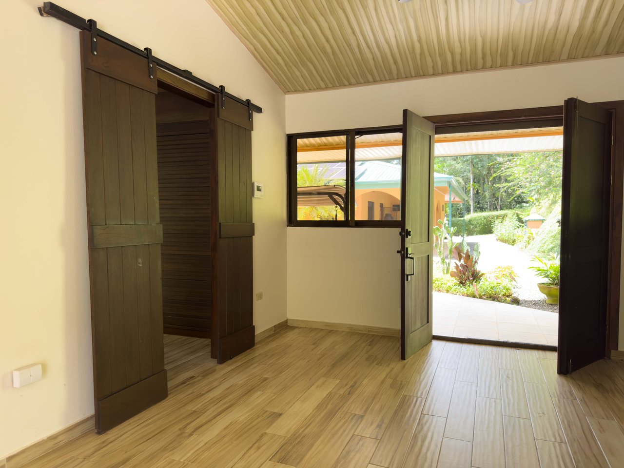 Valley of the Horses , Multi-Home Mountain Retreat -Dominical