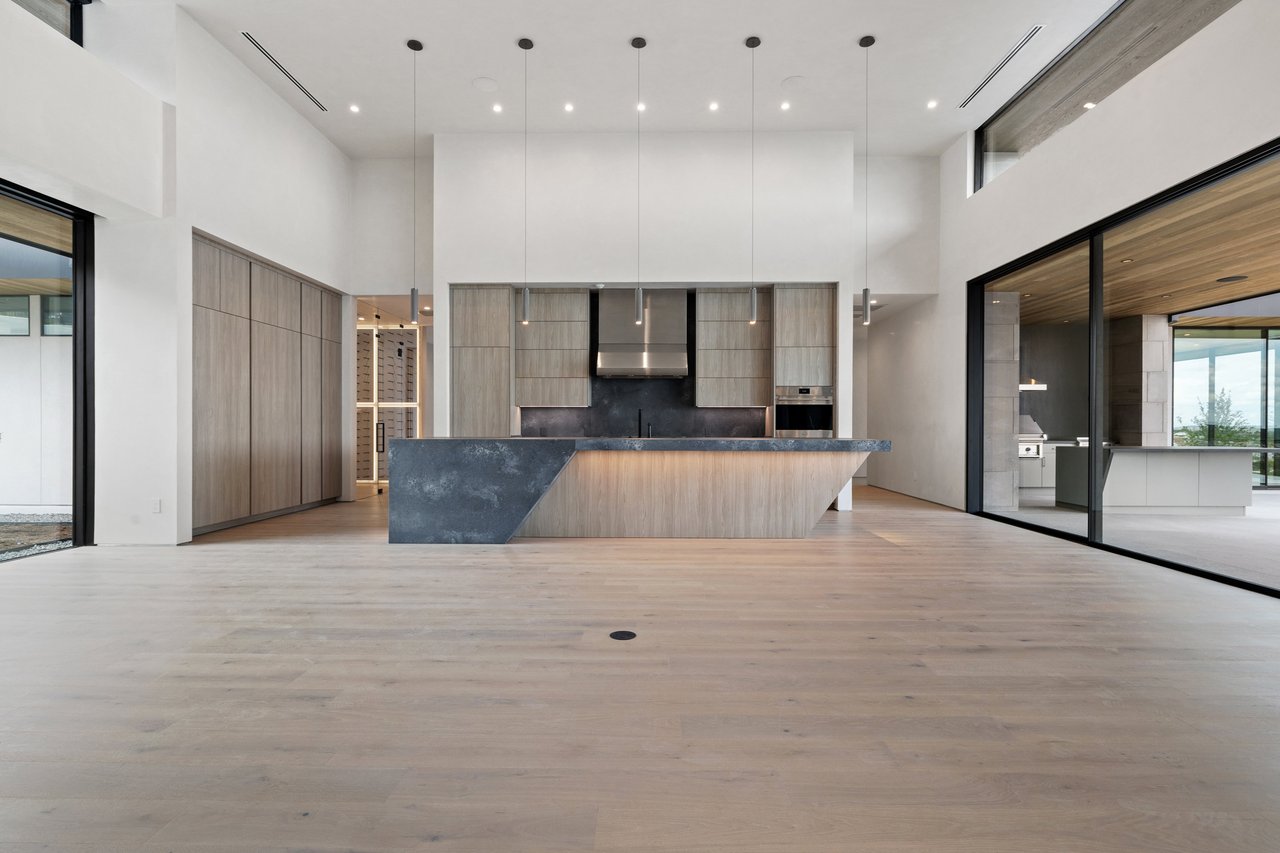 4909 Honey Daisy Way