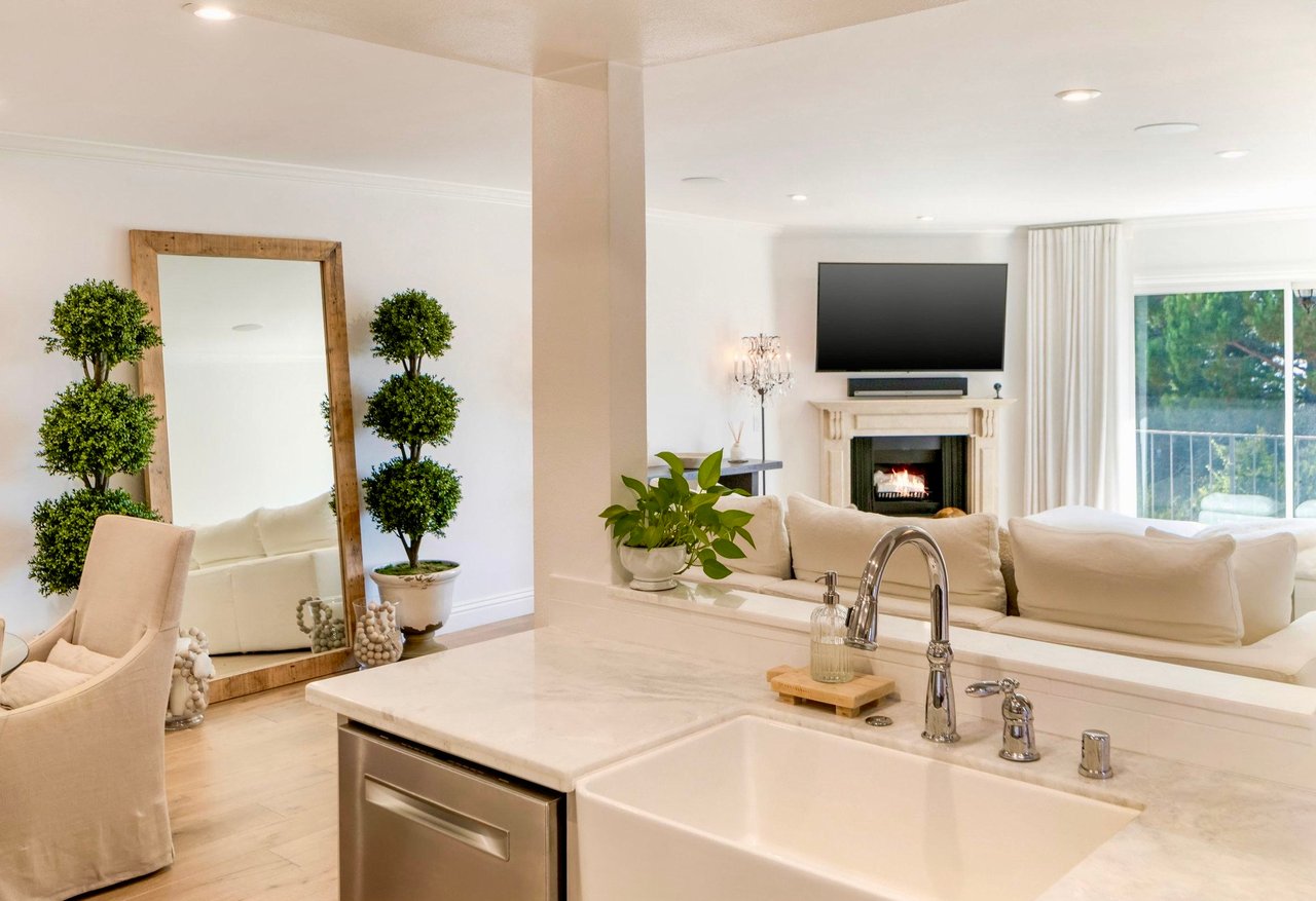 2385 Roscomare Rd Unit: D3, Bel Air 